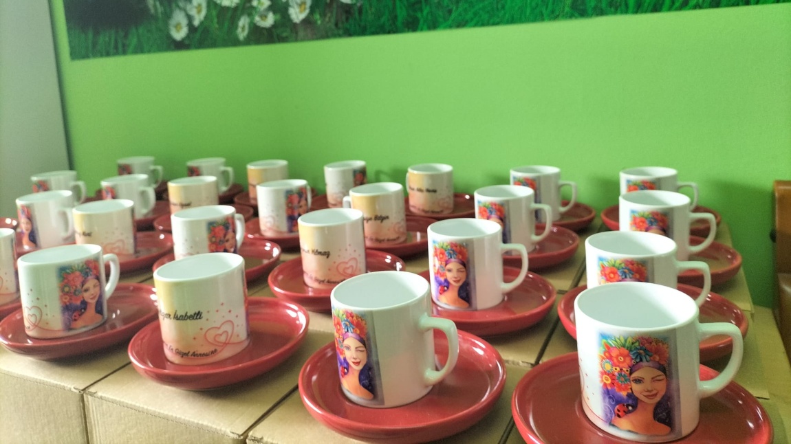 Anneler Günü için Kahve Fincanı Tasarımları